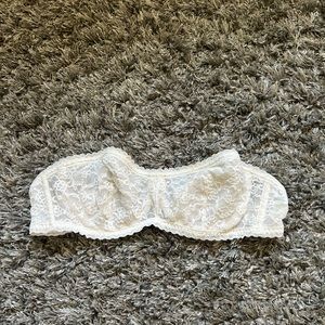 Victoria’s Secret Lace Strapless Bralette